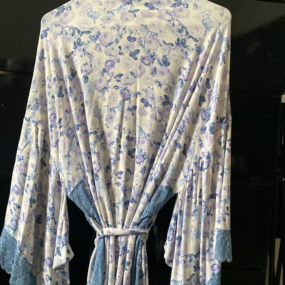 Soft Satin Robe - Picture 4 of 4